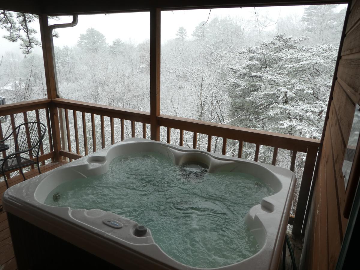Ladybug Resort Romantic Cabin With Mountain Views, Game Room, Close To Dollywood Sevierville Ngoại thất bức ảnh